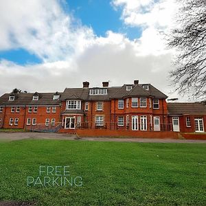 Trivelles Gatwick Hotel & Airport Parking